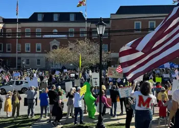 Largest Gathering Join Peaceful ‘No Kings’ Protest in Westminster