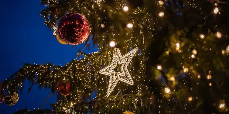 Carroll County Kicks Off Season with Annual Holiday Lighting