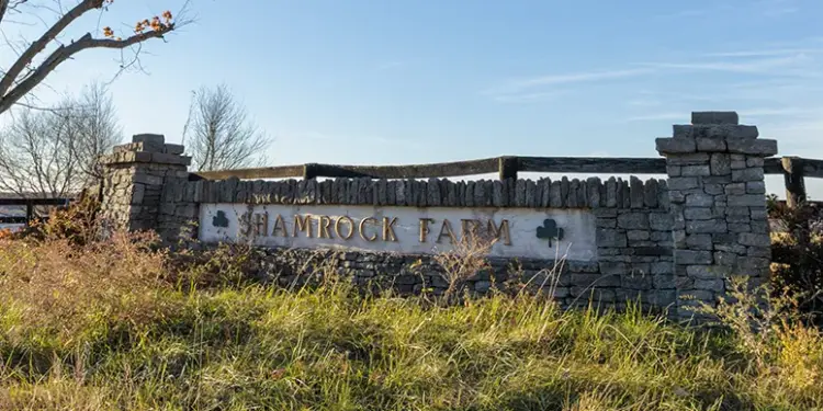 Shamrock Farms Sign