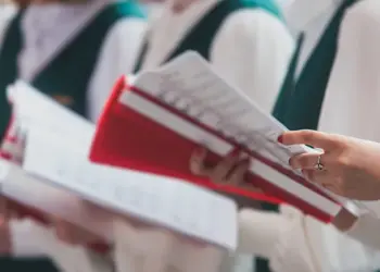 christmas carolers image